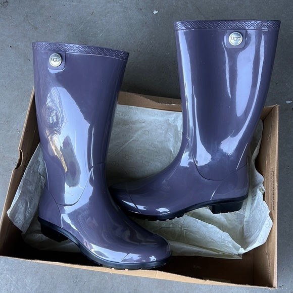 UGG Authentic Shaye Night Rain Boots ☔️ - Picture 1 of 3